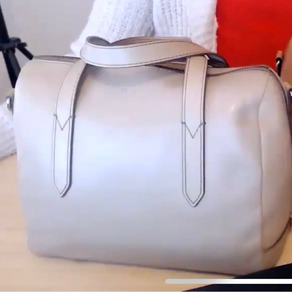 ISO of this Original Sydney Satchel color